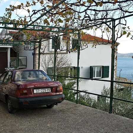 With A Parking Space Mimice, Omis - 4797 Appartamento